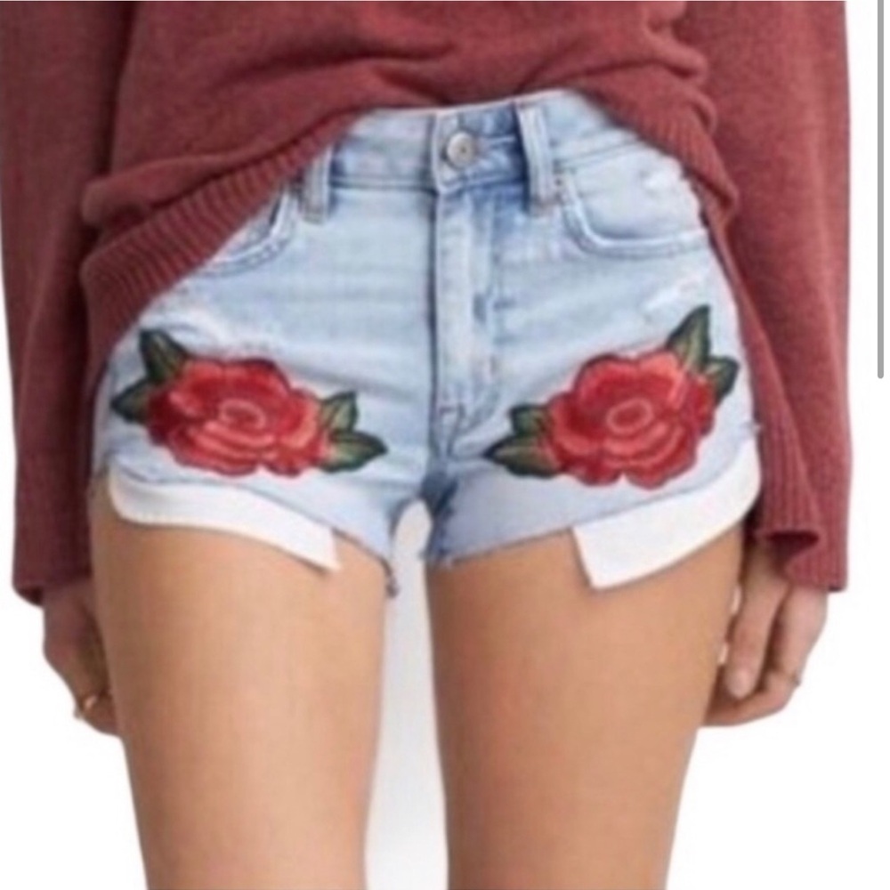 AEO floral embroidered jeans sz 4